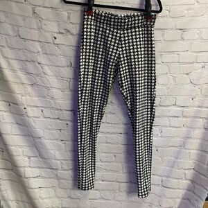 5/$20‎ Discovery Women’s Black White Houndstooth Pull On Legging Pants Sz L GUC